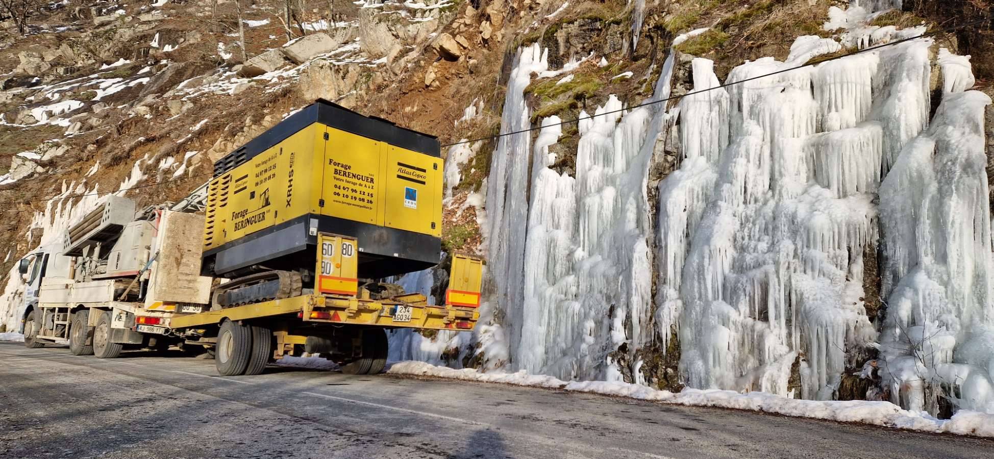 Transport de matériel pour la réalisation d'un forage 